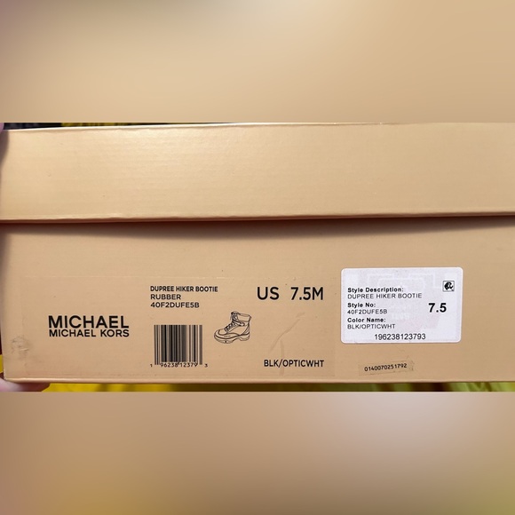 MK - Dupree Hiker Bootie - Picture 9 of 10